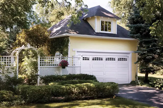 Classic Premium Series - Steel Insulated garage door by Clopay
