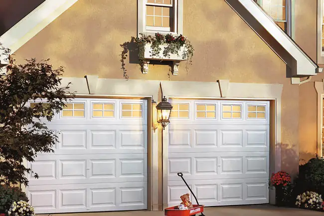 Classic Premium Series - Steel Insulated garage door by Clopay
