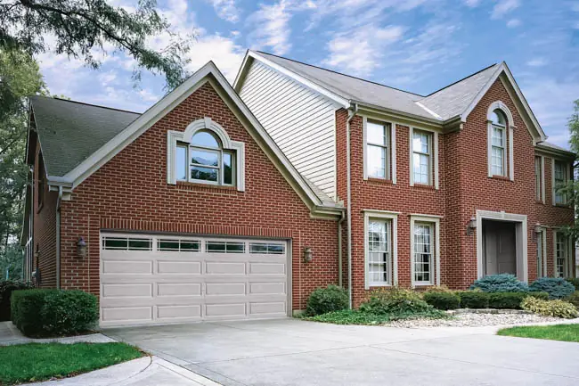 Classic Premium Series - Steel Insulated garage door by Clopay
