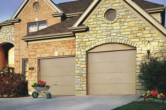 Classic Premium Series - Steel Insulated garage door by Clopay