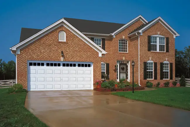 Classic Premium Series - Steel Insulated garage door by Clopay
