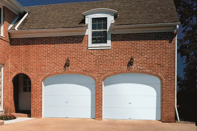 Classic Premium Series - Steel Insulated garage door by Clopay