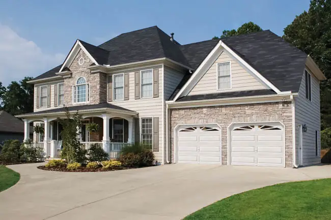 Classic Premium Series - Steel Insulated garage door by Clopay