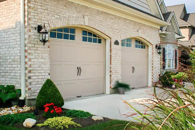 Gallery Collection - Steel Insulated garage door by Clopay
