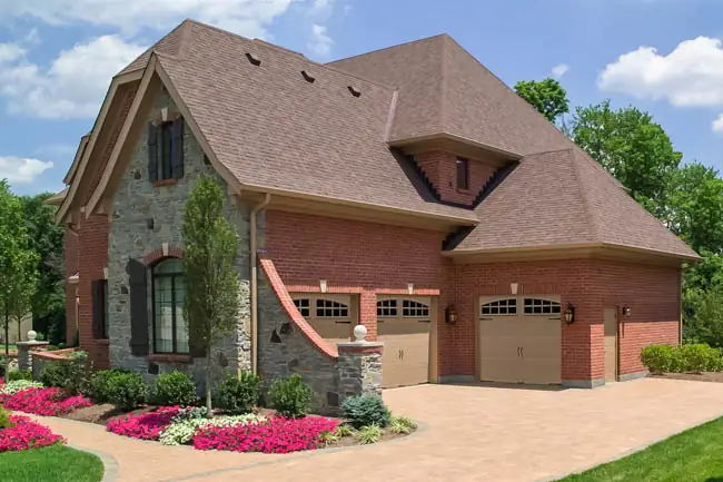 Gallery Collection - Steel Insulated garage door by Clopay