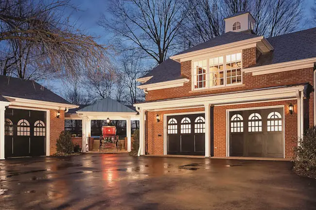 Reserve® Wood Collection - Custom Series garage door by Clopay